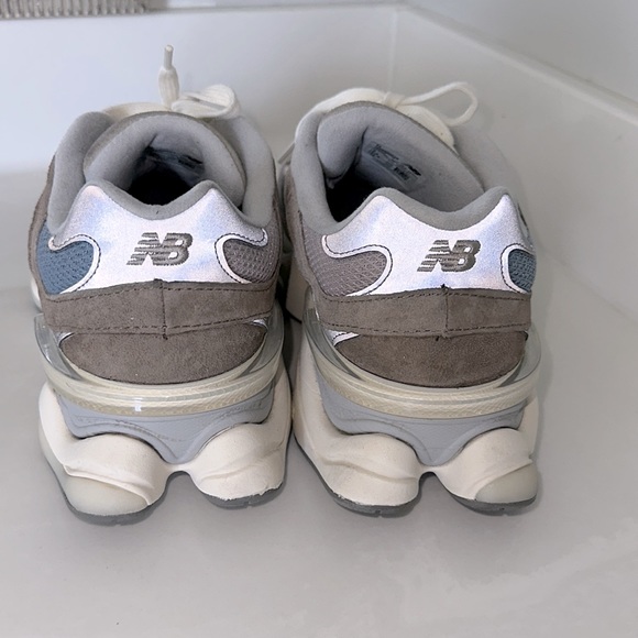 New Balance 9060 "sneakers Limited Edition Quartz Gr/ Team Cream - Picture 9 of 16